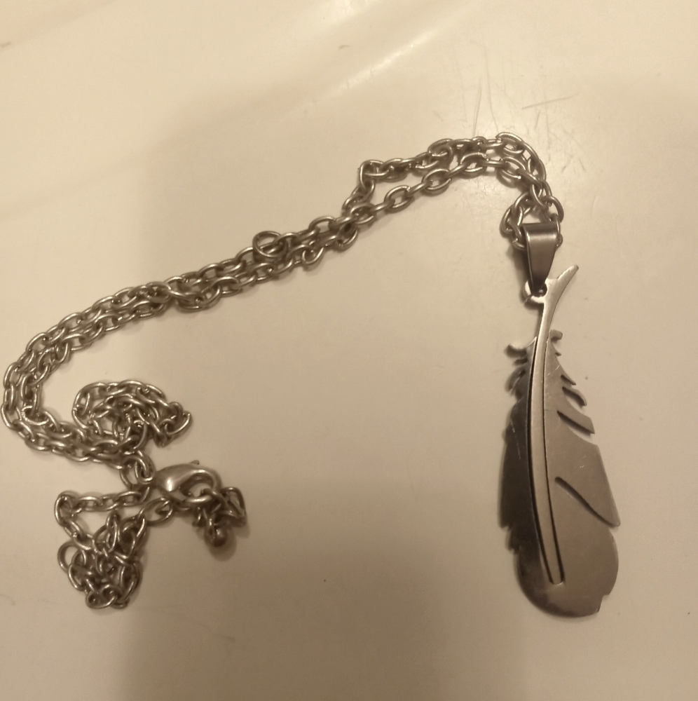 New fallen angel feather necklace animal feather l